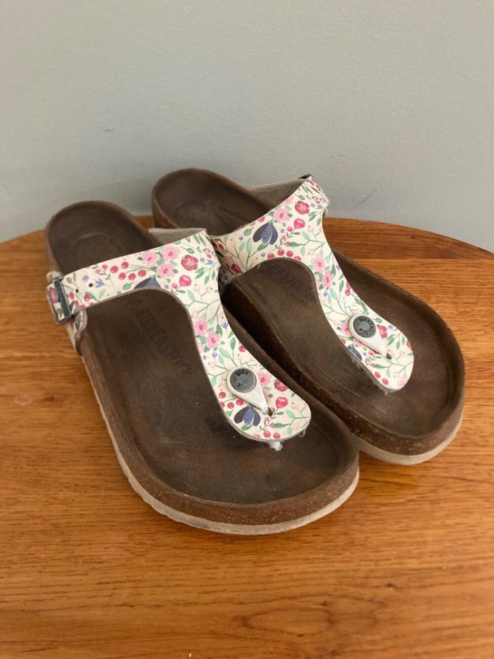 Birkenstock Floral Gizeh Sandals Size 39/9 Cork Footbed Adjustable Strap